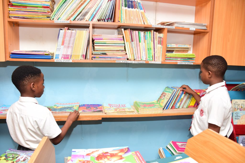 Students in library at BHS